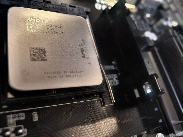 China începe blocarea accesului procesoarelor Intel şi AMD pe piaţa internă