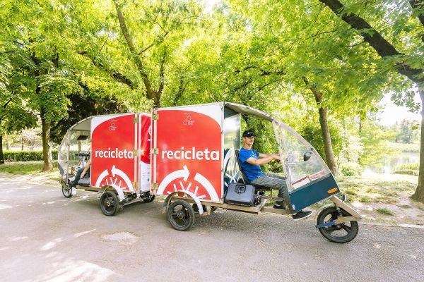 Din 2024, firmele din Bucureşti-Ilfov pot beneficia de colectarea reciclabilelor cu zero costuri, de la prima unitate protejată autorizată - Recicleta