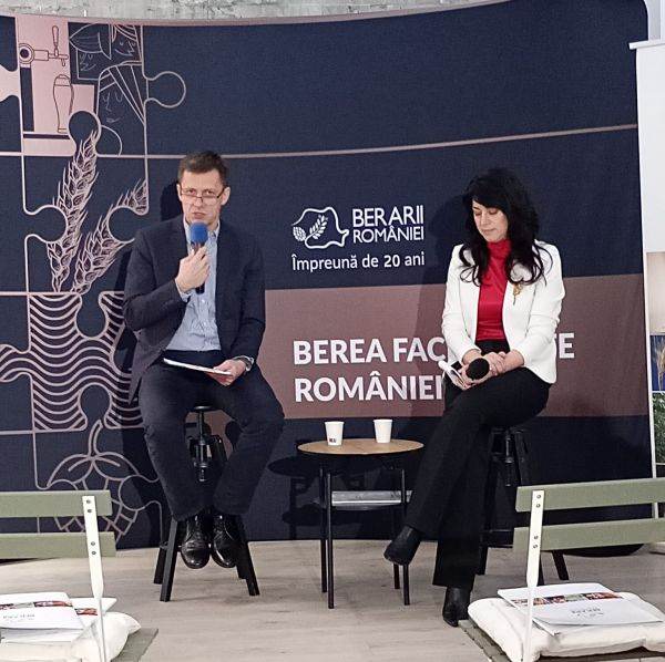 Michal Mrowiec, president of the Association of Romanian Brewers and Ursus Breweries and Julia Leferman, general director of the Romanian Brewers' Association