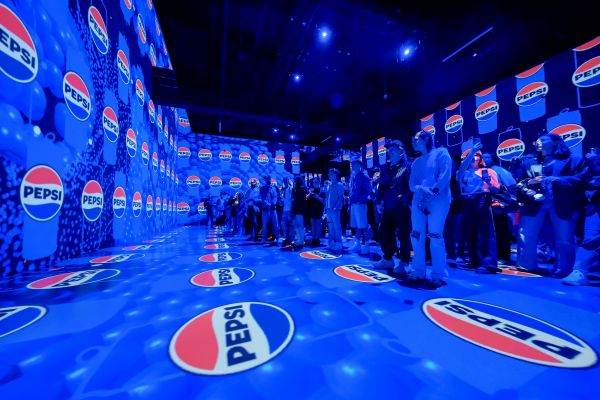 Pepsi se reinventează: Logo şi identitate vizuală transformate pentru o nouă eră 