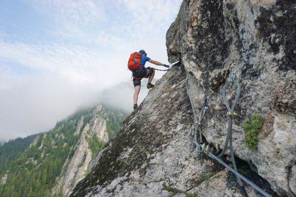 Campanie de curăţenie pe... Everest