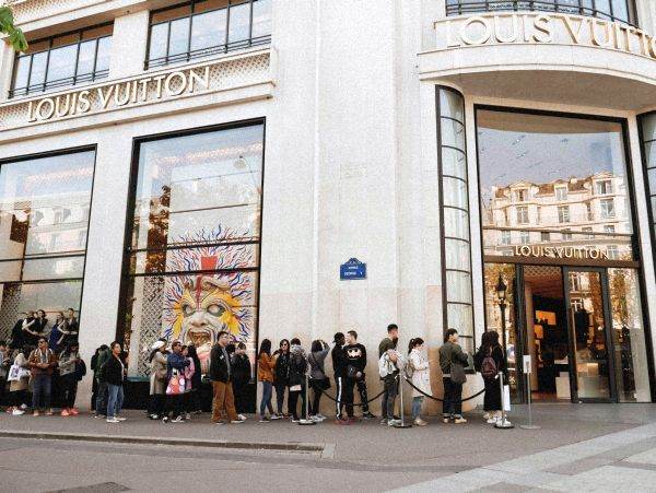 TradeVille: LVMH - luxul, pe plan secundar