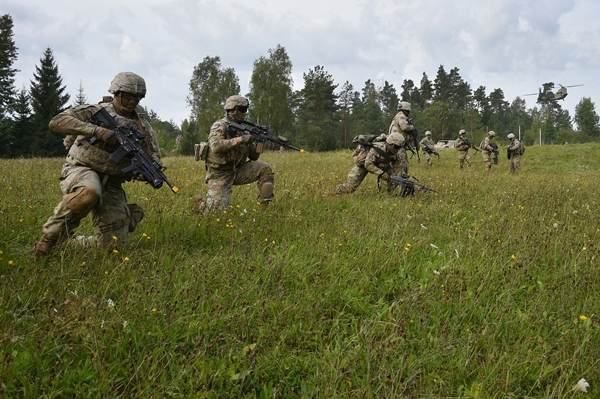 Reuters: Firma de apărare Saab îmbunătăţeşte previziunile de vânzări după creşterea profitului în primul trimestru