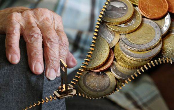 Guvernul ceh creşte vârsta pensionării la peste 65 de ani