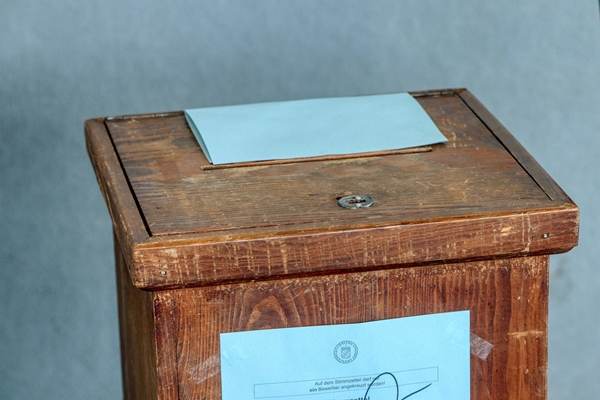 AEP: Aproape 19 milioane de cetăţeni cu drept de vot, înscrişi în Registrul electoral 