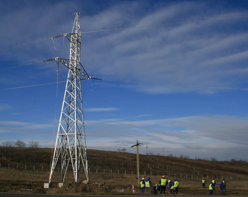 Delgaz Grid: Investiţii de peste 240 de milioane de lei în linii electrice de înaltă tensiune