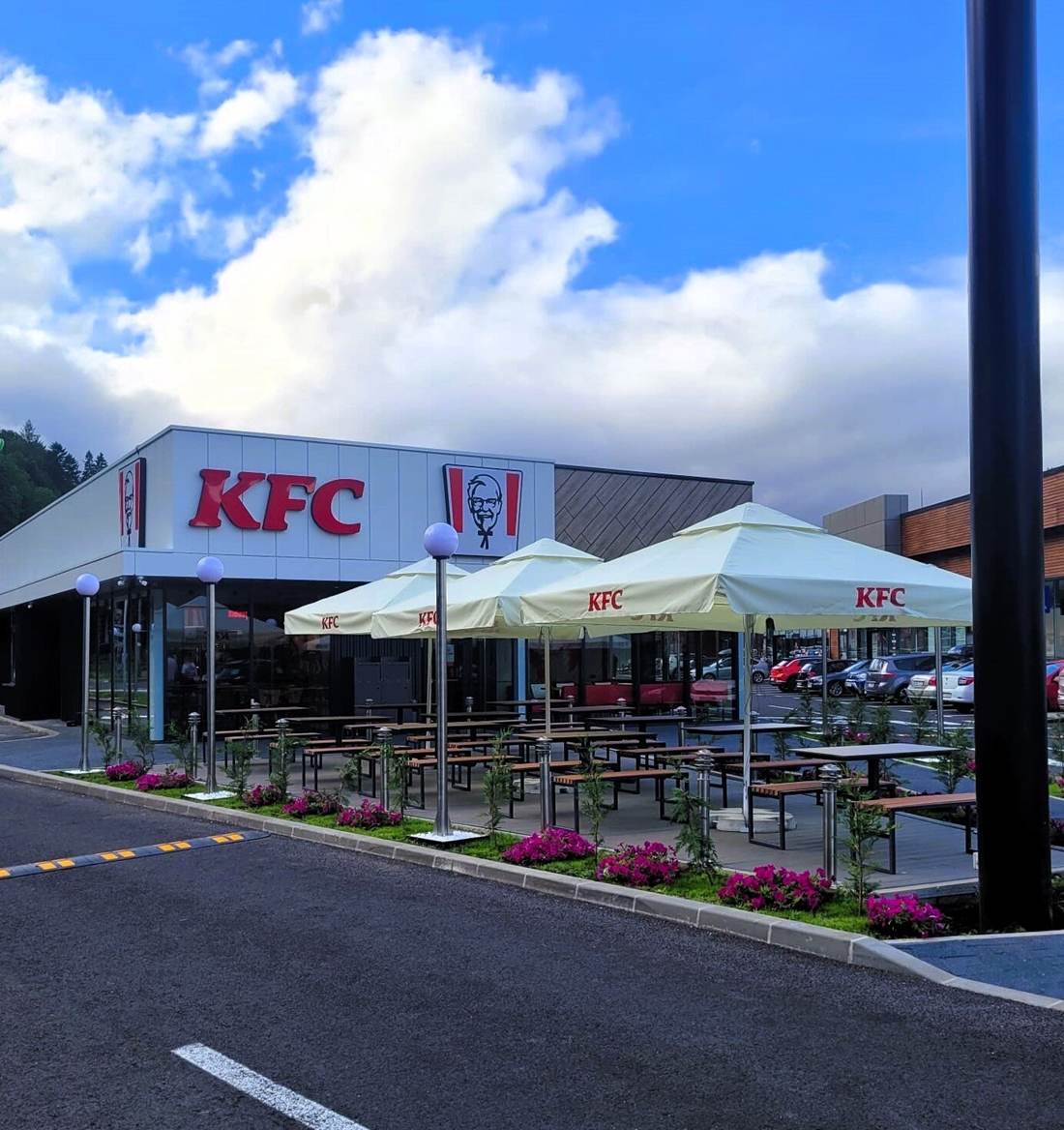 Sphera Franchise Group deschide primul KFC din Sinaia