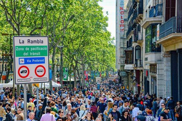 AFP: Zeci de mii de locuitori din Mallorca au manifestat împotriva turismului excesiv