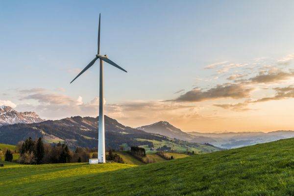 EIB teams up with Deutsche Bank to support wind energy industry