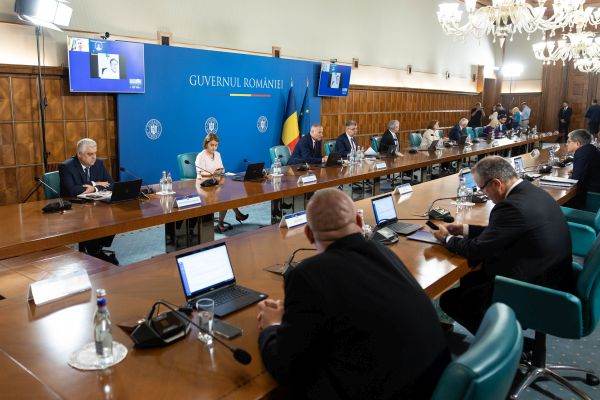 The government approved the budget rectification: deficit of 6.94% of GDP and economic growth of 2.8%