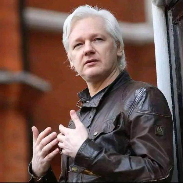 In 2010, Julian Assange published on the WikiLeaks platform over 700,000 documents related to Washington's military and diplomatic activities, especially in Iraq and Afghanistan, for which he was cataloged at the time as a champion of freedom of information. (Photo source: facebook / Julian Assange)