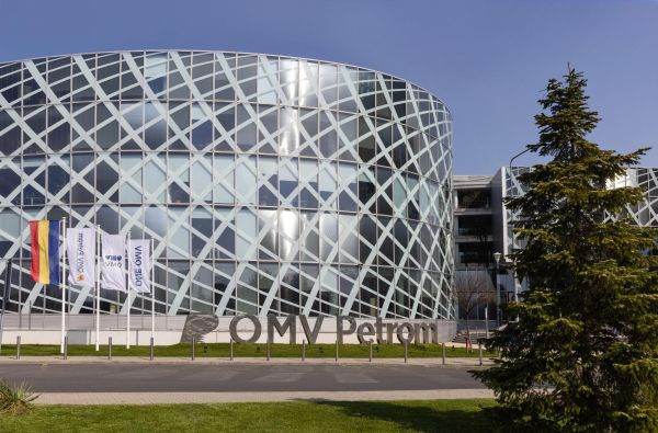 OMV Petrom - profit în creştere cu 54% în primele nouă luni, datorită lipsei contribuţiei de solidaritate