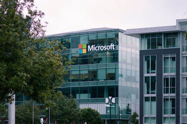 TradeVille: Microsoft anticipează cheltuieli mari legate de AI