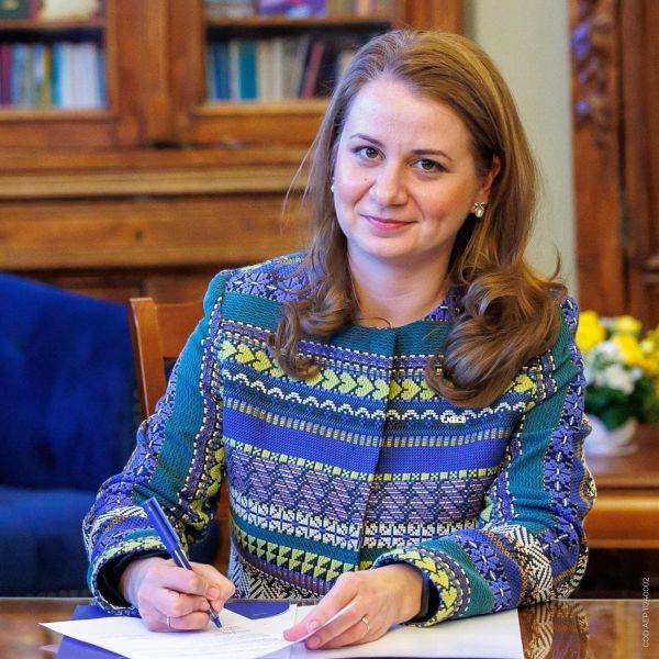 The Minister of Education, Ligia Deca declared: "It is our responsibilitycommon to ensure very good teachers in every school!" (Photo source:Facebook/ Ligia Deca)