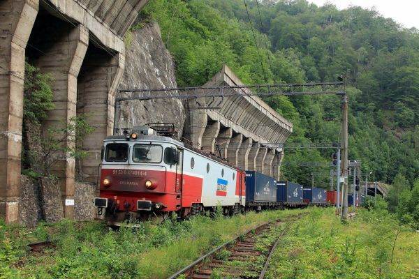 Circulaţia feroviară este temporar închisă între Doiceşti şi Pucioasa