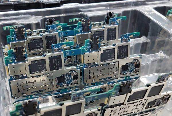 Media: Tata Electronics preia o participaţie majoritară la singura fabrică de iPhone din India