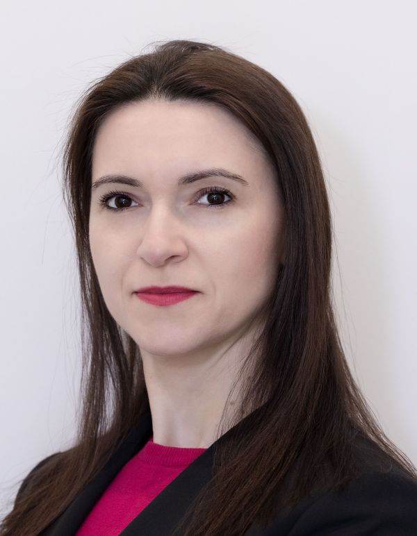 Roxana Bujor, Director pentru Corporaţii Mici în UniCredit Bank, preia funcţia de Chief Executive Officer şi va conduce UniCredit Leasing, începând cu 1 Decembrie 2024