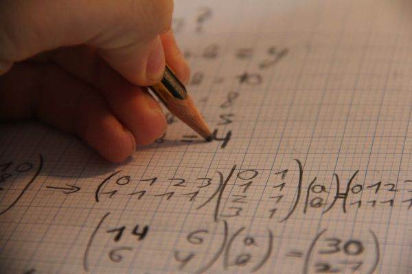 Educaţie: rezultate mai bune la matematică