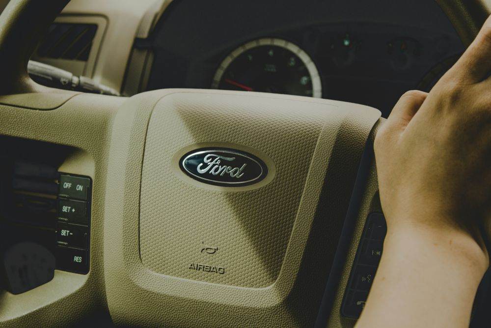 Ford Motor recheamă peste 20.000 de SUV-uri hibride din cauza unor probleme la baterie