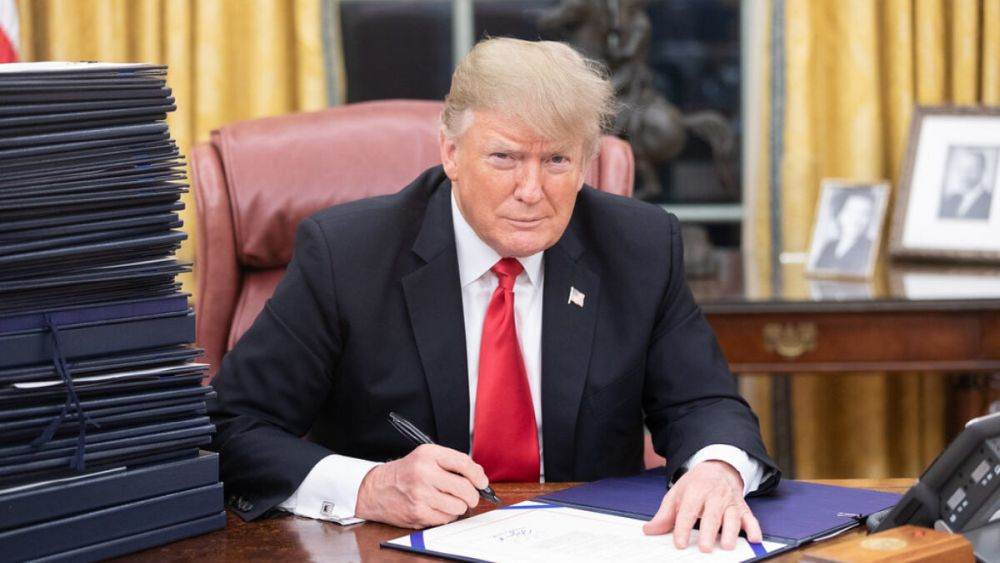 Trump sugerează desfiinţarea FEMA şi transferul responsabilităţii către state în urma dezastrelor