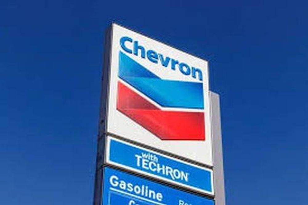 Chevron va concedia până la 20% din angajaţi la nivel global până în 2026