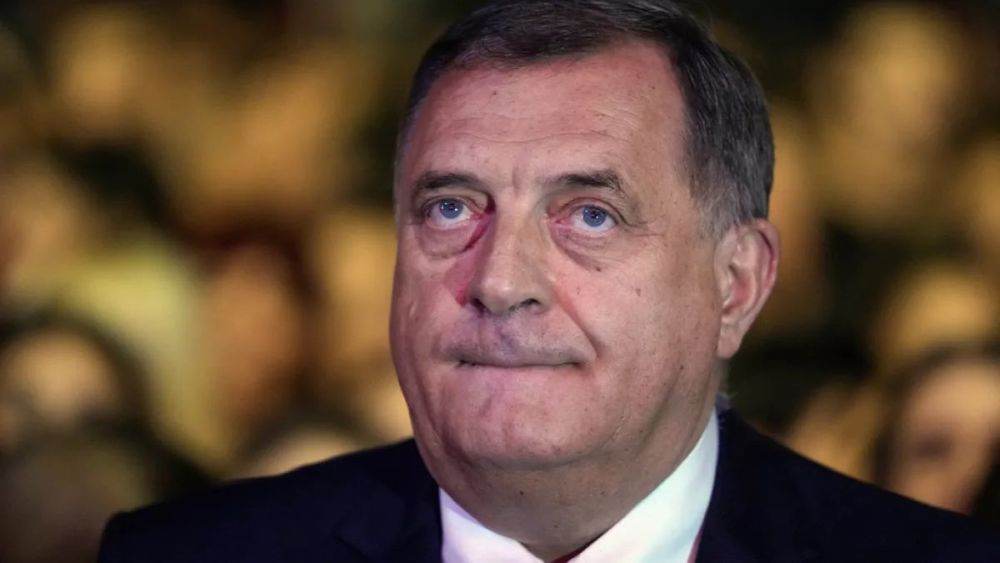 Un mandat de arestare a fost emis pe numele liderului sârbilor bosniaci Milorad Dodik 