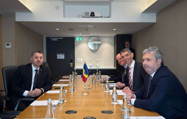 The Minister of Education and Research, prof. dr. psych. Daniel David, had a meeting with the management of the European Institute of Innovation and Technology (EIT), on the occasion of the launch of the "EIT Community HUB Romania" in our country. (Photo source: https://www.edu.ro/)