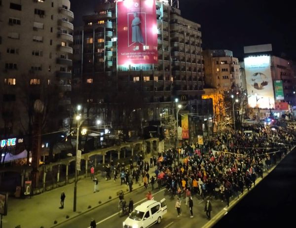  Proteste în Bucureşti şi în marile oraşe faţă de noile restricţii