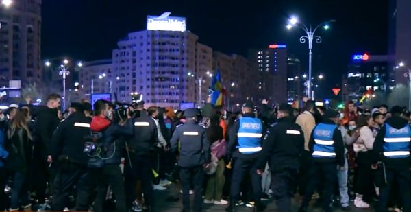  Proteste în Bucureşti şi în marile oraşe faţă de noile restricţii