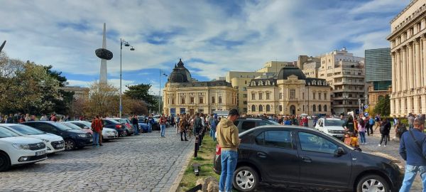 Protest în faţa Ministerului de Interne în semn de solidaritate cu jurnalista Emilia Şercan