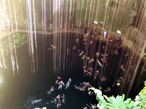 Riviera Maya - atracţie pentru bogaţii lumii şi pentru tinerii îndrăgostiţi